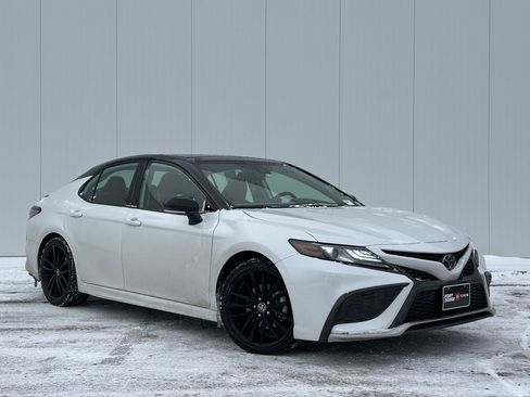 Used 2023 Toyota Camry XSE image 6