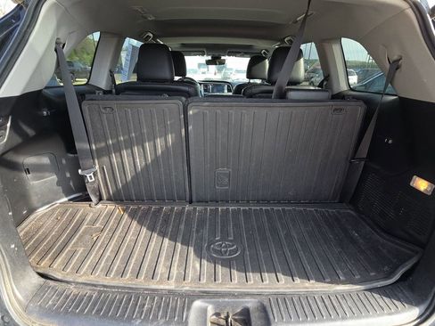 Used 2018 Toyota Highlander Limited AWD/4WD image 16
