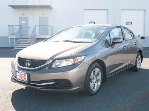 Used 2013 Honda Civic LX image 2