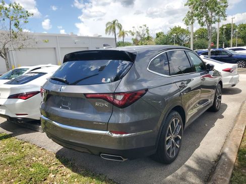 Used 2024 Acura MDX SH-AWD w/ Technology Package image 8