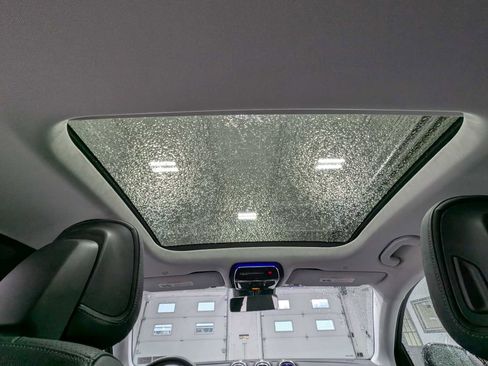 Certified 2025 Mercedes-Benz GLC 300 4MATIC image 17