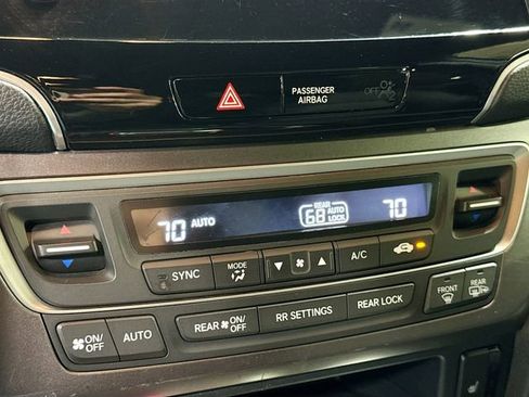 Used 2022 Honda Pilot Sport image 17