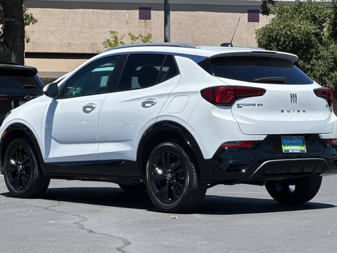 Used 2024 Buick Encore GX Sport Touring AWD/4WD image 5