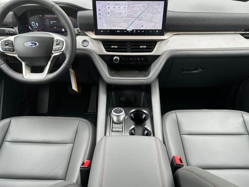 New 2026 Ford Explorer Active RWD image 13