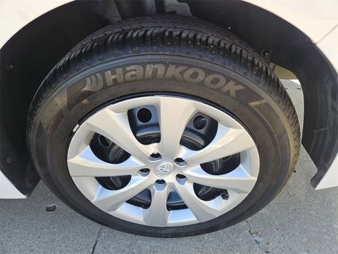 Used 2025 Toyota Corolla LE image 25