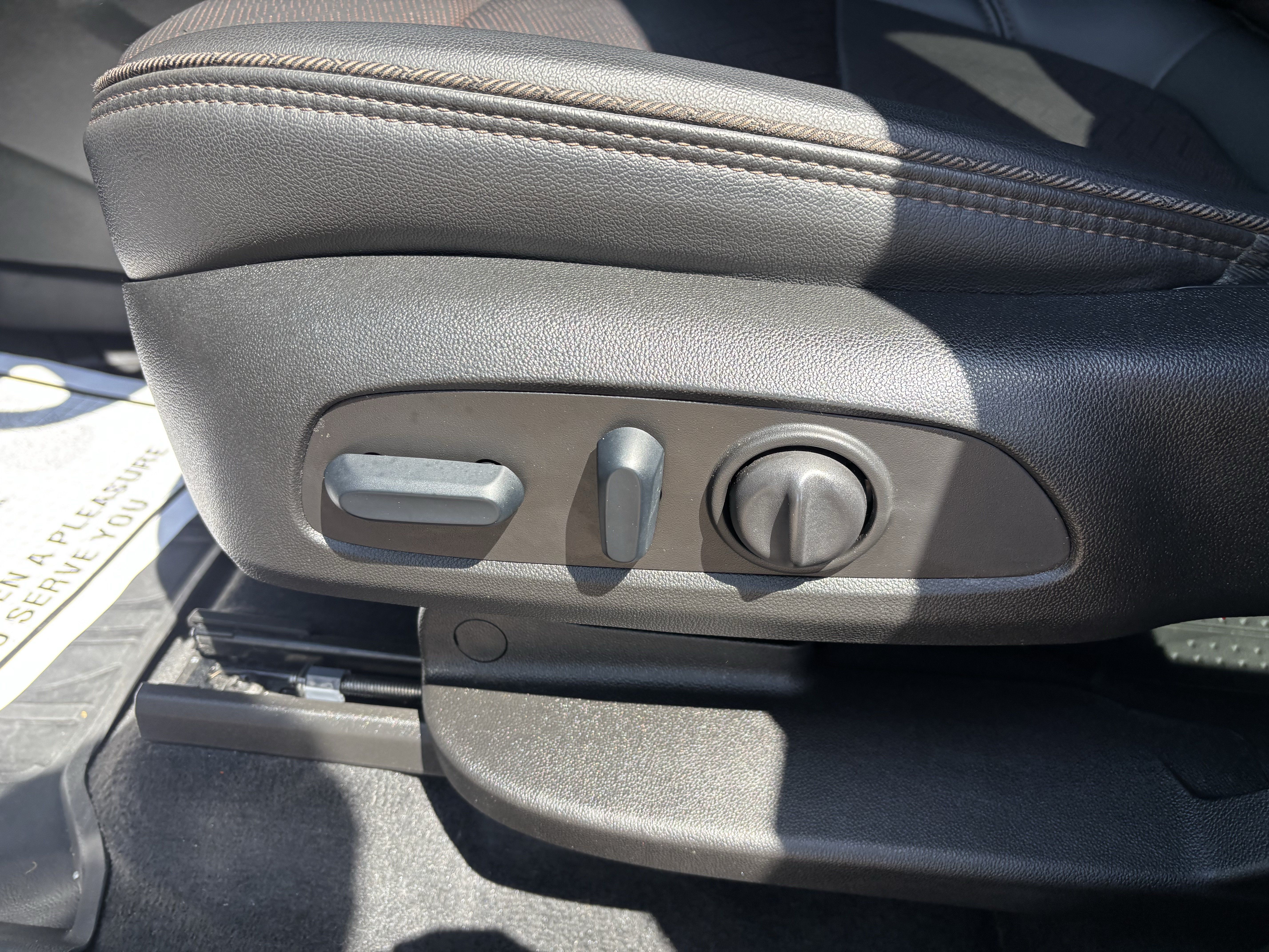 Used 2023 Chevrolet Traverse High Country w/ LPO, Floor Liner Package FWD image 11