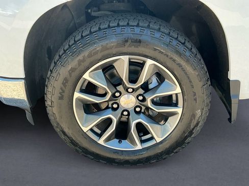 Used 2024 Chevrolet Silverado 1500 LT AWD/4WD image 9