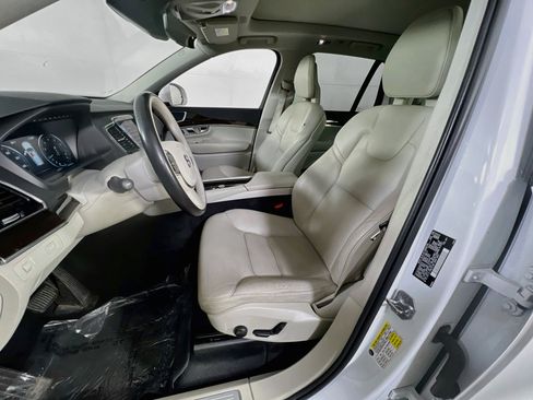 Used 2017 Volvo XC90 T6 Momentum w/ Vision Package AWD/4WD image 21