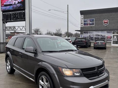 Used 2017 Dodge Journey Crossroad image 1
