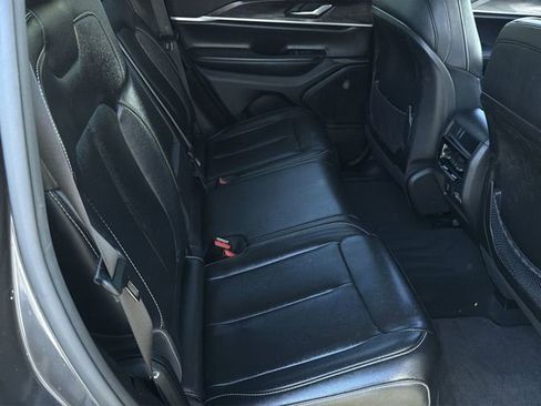 Used 2023 Jeep Grand Cherokee Limited AWD/4WD image 37