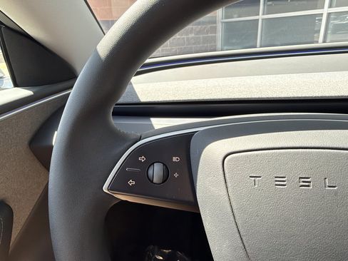 Used 2025 Tesla Model 3 Long Range RWD image 34