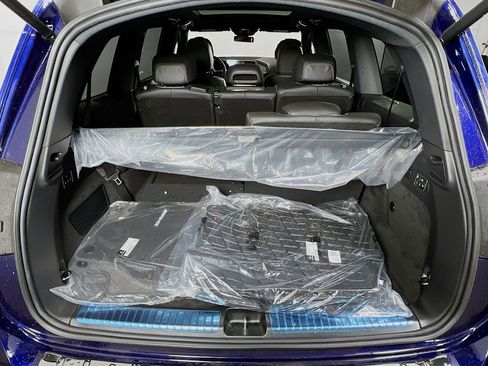 New 2025 Mercedes-Benz GLS 580 4MATIC image 28