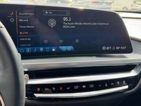 Certified 2024 Cadillac Lyriq Luxury AWD/4WD image 31