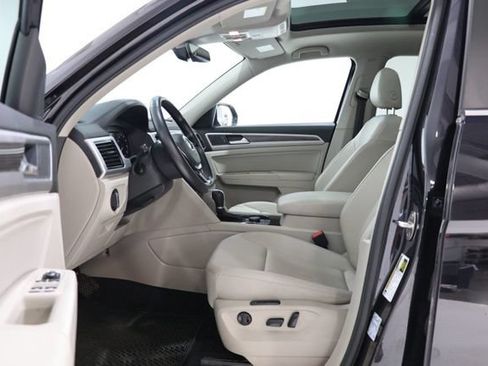 Used 2019 Volkswagen Atlas SEL AWD/4WD image 18