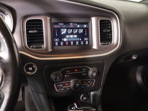 Used 2021 Dodge Charger SXT w/ Leather Interior Group RWD image 5