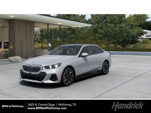 New 2026 BMW 550e xDrive image 1