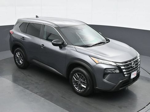 Used 2024 Nissan Rogue S AWD/4WD image 24