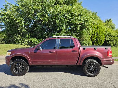 Used 2007 Ford Explorer Sport Trac Limited AWD/4WD image 2