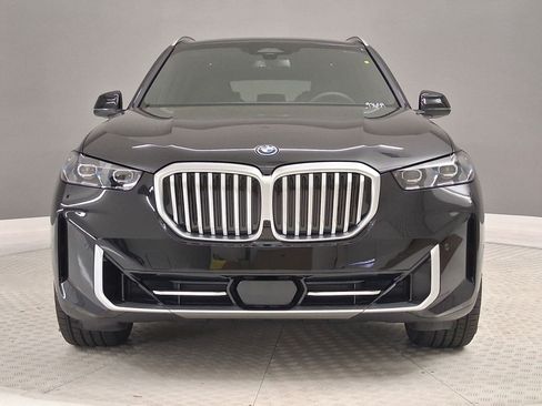 New 2026 BMW X5 xDrive50e w/ Parking Assistance Package AWD/4WD image 4