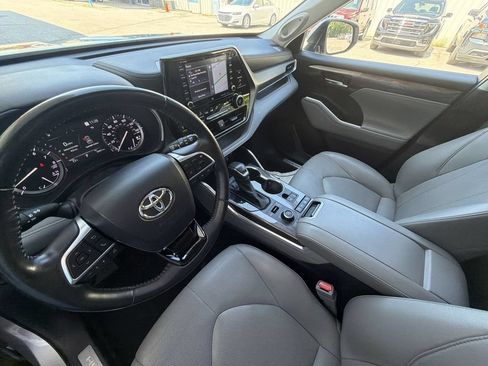 Used 2021 Toyota Highlander Limited AWD/4WD image 21