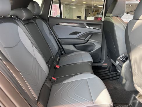 New 2026 Volkswagen Tiguan SE R-Line image 19