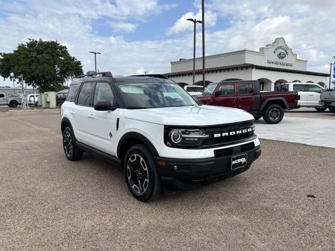 Certified 2024 Ford Bronco Sport Outer Banks w/ Tech Package AWD/4WD image 5