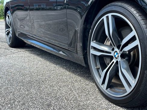 Used 2018 BMW 750i xDrive AWD/4WD image 9