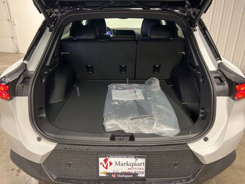 New 2026 Chevrolet Equinox EV LT AWD/4WD image 10