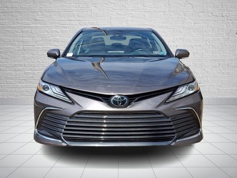 Used 2024 Toyota Camry XLE w/ Cold Weather Package AWD/4WD image 2
