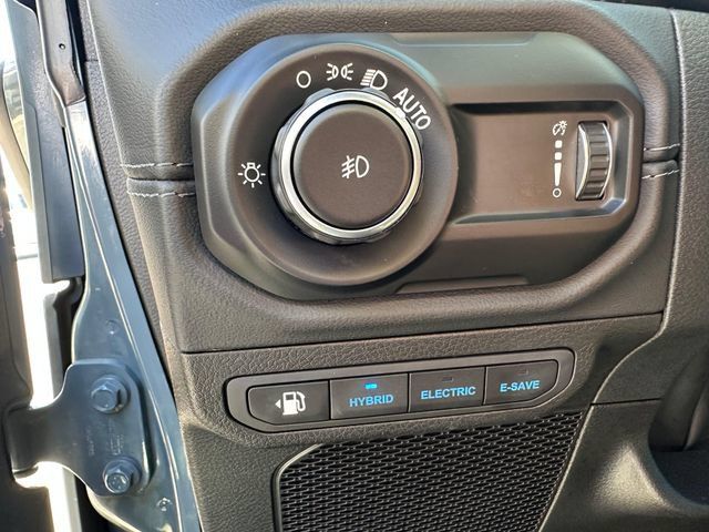 Used 2024 Jeep Wrangler Unlimited Rubicon 4xe w/ Technology Group AWD/4WD image 11