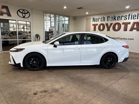Certified 2025 Toyota Camry SE image 7