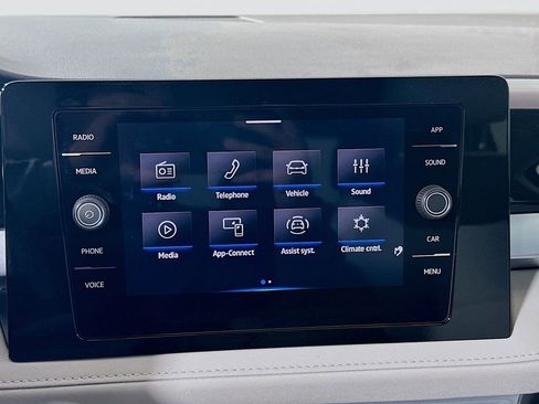 New 2026 Volkswagen Taos SE FWD image 13