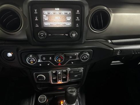Used 2019 Jeep Wrangler Unlimited Sport S AWD/4WD image 14
