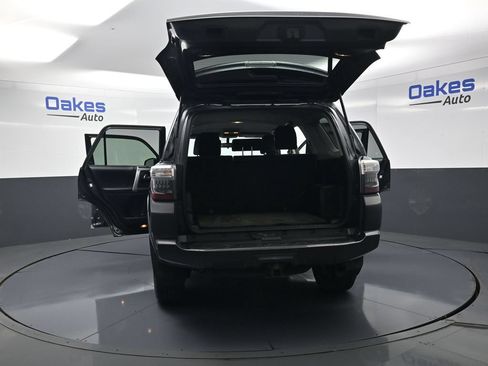 Used 2016 Toyota 4Runner SR5 AWD/4WD image 56