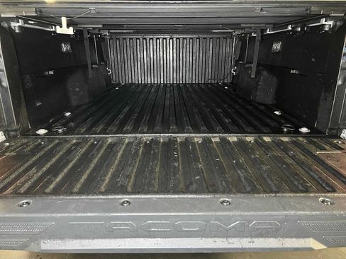 Used 2025 Toyota Tacoma SR5 AWD/4WD image 16