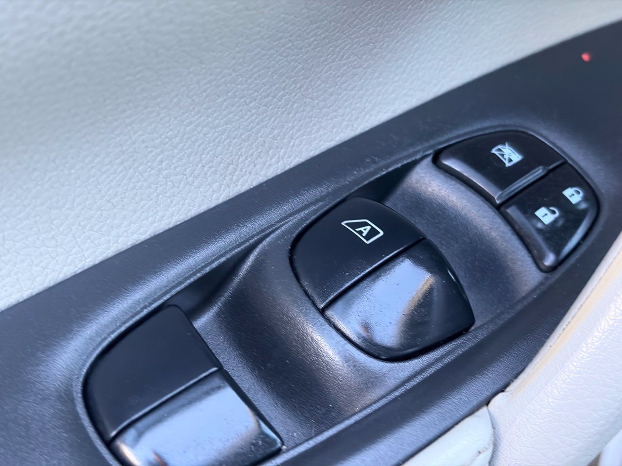 Certified 2021 Nissan Rogue Sport SV FWD image 26