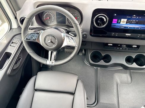 New 2025 Mercedes-Benz Sprinter 2500 image 19