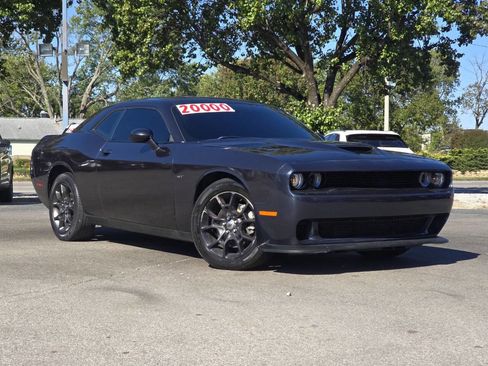 Used 2018 Dodge Challenger GT image 1