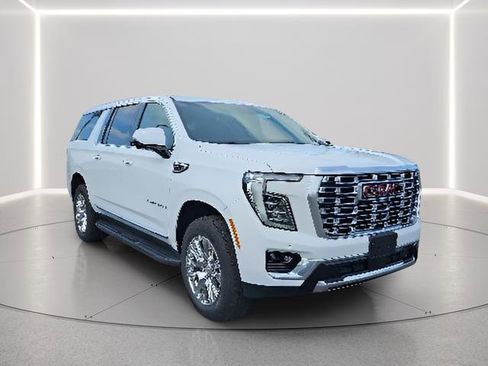 Used 2025 GMC Yukon XL Denali AWD/4WD image 7