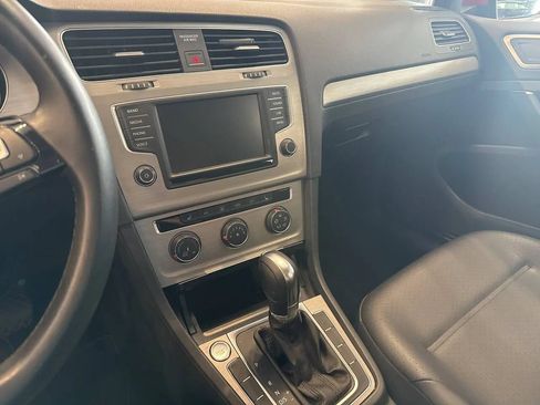 Used 2017 Volkswagen Golf Wolfsburg Edition FWD image 18