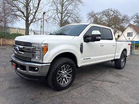 Used 2018 Ford F250 Lariat w/ Lariat Ultimate Package image 2