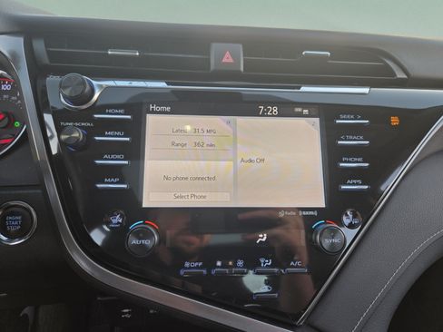 Used 2019 Toyota Camry XSE FWD image 15