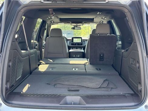 Certified 2023 GMC Yukon XL SLT w/ SLT Premium Package AWD/4WD image 24