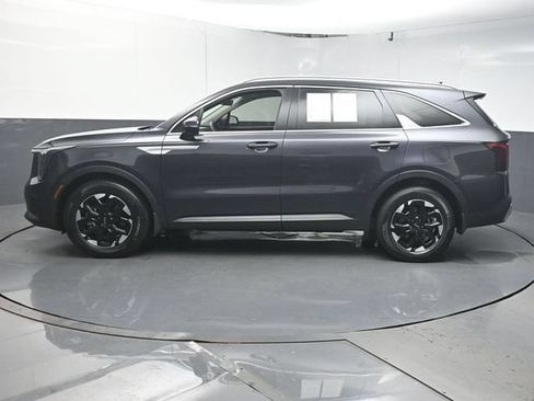 Used 2025 Kia Sorento S FWD image 5