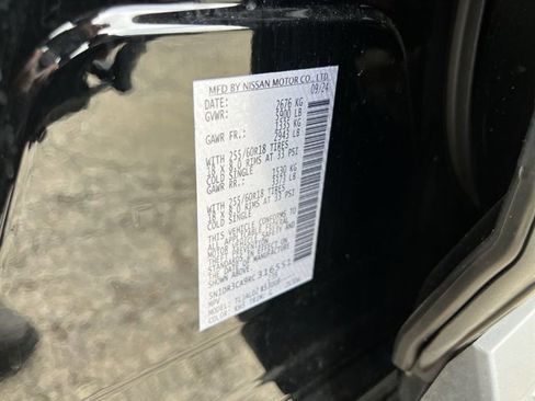 Used 2024 Nissan Pathfinder SL FWD image 34