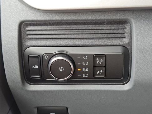 New 2026 Ford F250 XL w/ XL Chrome Package image 18