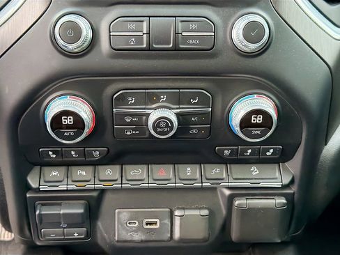 Used 2019 GMC Sierra 1500 AT4 w/ AT4 Premium Package AWD/4WD image 16