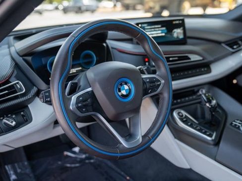 Used 2020 BMW i8 Coupe AWD/4WD image 31