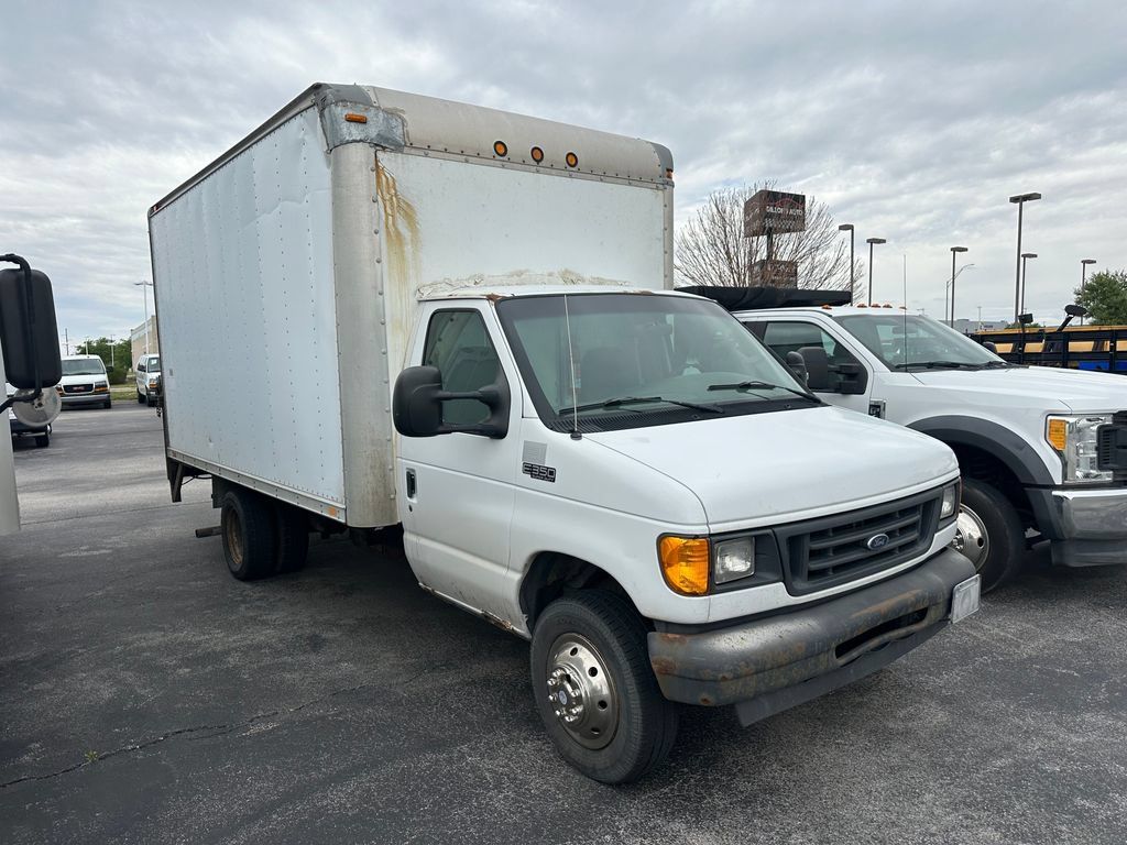 Used 2003 Ford E-350 and Econoline 350 Super Duty RWD image 4