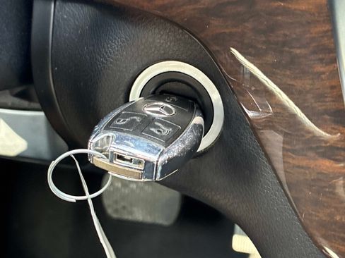 Used 2014 Mercedes-Benz GL 450 4MATIC image 34